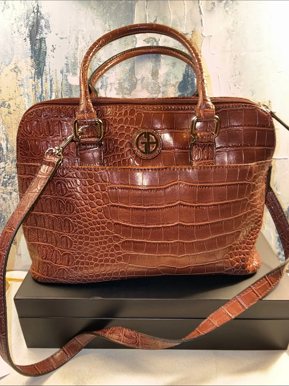 NWOT GianiBernini Elegant Brown Croc-Embossed Leather Satchel - Designer Style